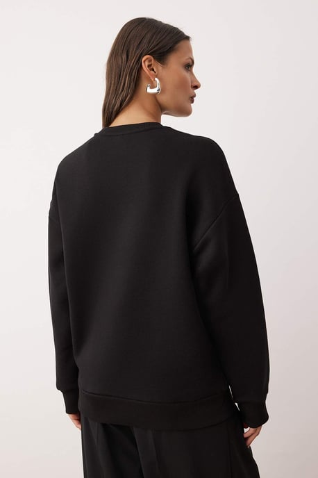 TRENDYOLMİLLA Dames Zwart Effen Lang Relaxed fit Sweatshirts - Image 3