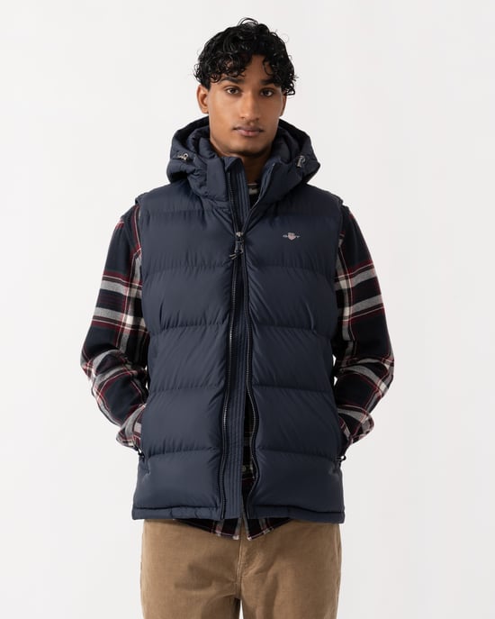 Regular Fit Sleeveless Logo Detail Gilet in Navy - Image 4
