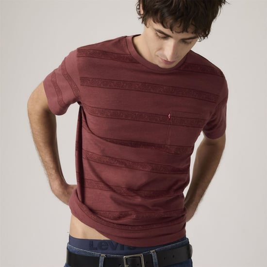 Men's Levis Regular Fit Crew Neck Short Sleeve T-Shirt with Chest Pocket in Kabir Paisley - Image 5