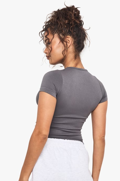 Boohoo Basics Seamless Rib Short Sleeve Top - Image 2