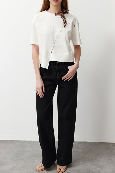 TRENDYOLMİLLA Meisjes Wit Effen Kort Regular fit T-shirts - Image 2
