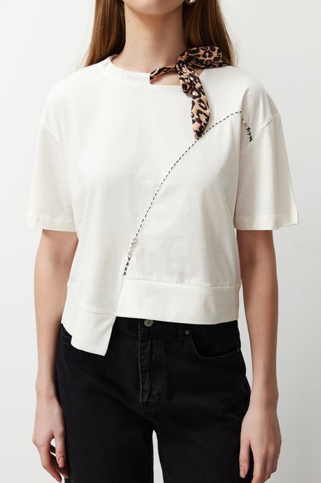 TRENDYOLMİLLA Meisjes Wit Effen Kort Regular fit T-shirts - Image 6