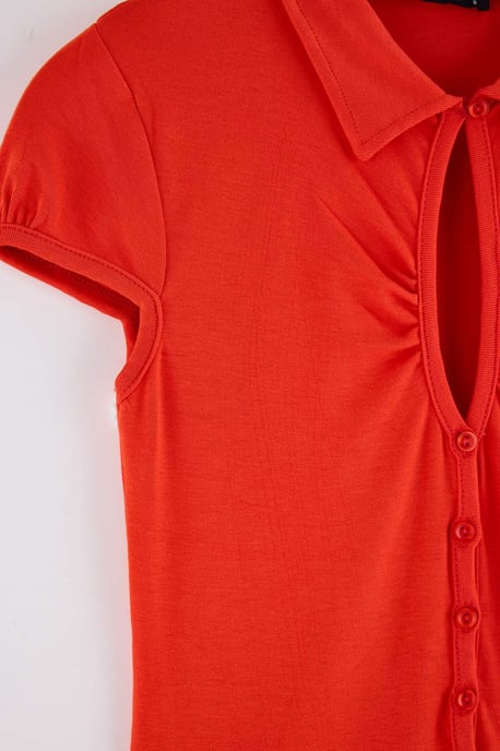 TRENDYOLMİLLA Dames Rood Effen Kort Getailleerd Blouses - Image 5