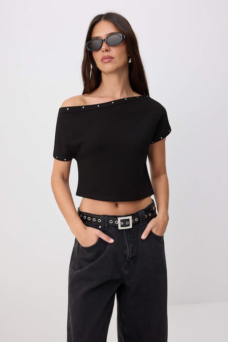 TRENDYOLMİLLA Dames Zwart Effen Kort Regular fit Blouses - Image 4