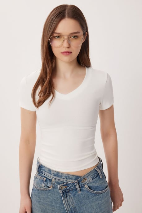 Basic V-Neck Slim Fit T-Shirt - Image 2