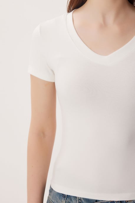 Basic V-Neck Slim Fit T-Shirt - Image 6
