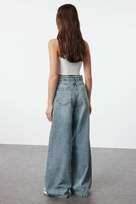TRENDYOLMİLLA Dames Blauw Effen Wijde pijp Normale taille Jeans - Image 4