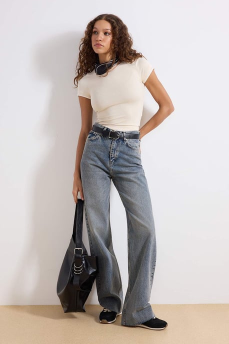 TRENDYOLMİLLA Dames Blauw Effen Wijde pijp Lage taille Jeans - Image 4