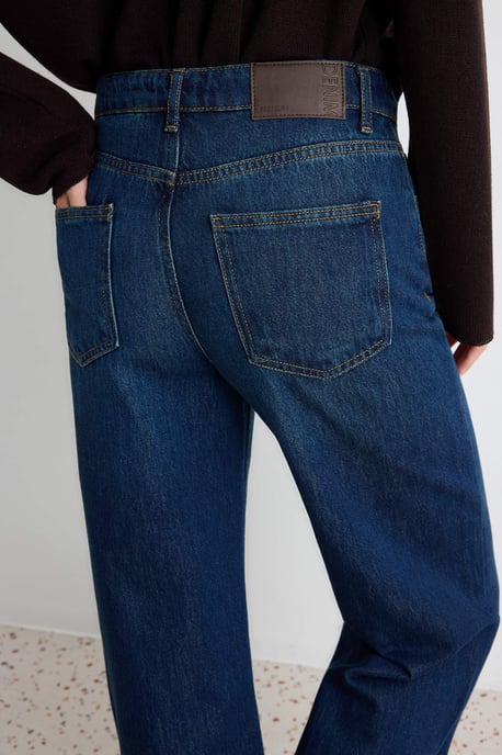 TRENDYOLMİLLA Dames Donkerblauw Effen Wijde pijp Lage taille Jeans - Image 4