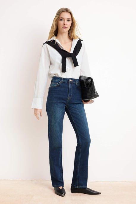 TRENDYOLMİLLA Women's Blue Plain Slim High Waist Jeans - Image 6