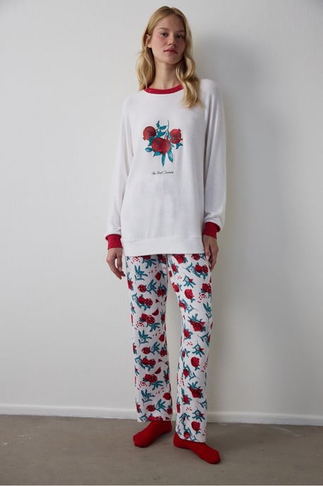 Broken Best Season New Year Printed Crew Neck Thermal Effect Pajama Top - Image 2