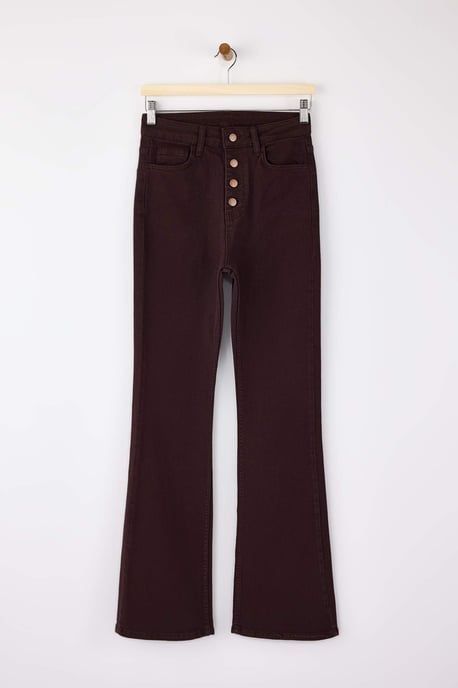 TRENDYOLMİLLA Women's Brown Plain Flare High Waist Jeans - Image 4
