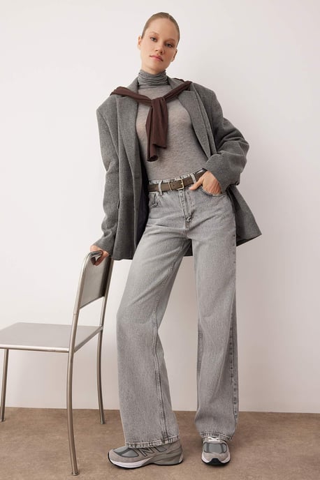 TRENDYOLMİLLA Dames Grijs Effen Wijde pijp Hoge taille Jeans - Image 1