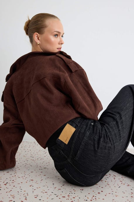 TRENDYOLMİLLA Dames Zwart Effen Wijde pijp Normale taille Jeans - Image 4