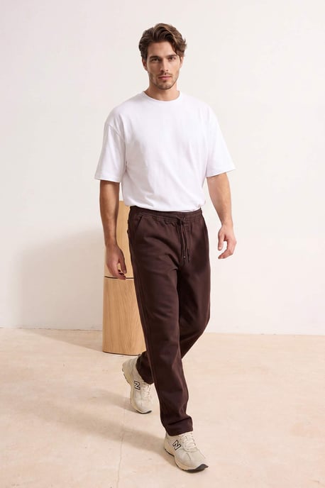 TRENDYOL MAN Men's Brown Plain Regular fit Normal waist Jeans - Image 6