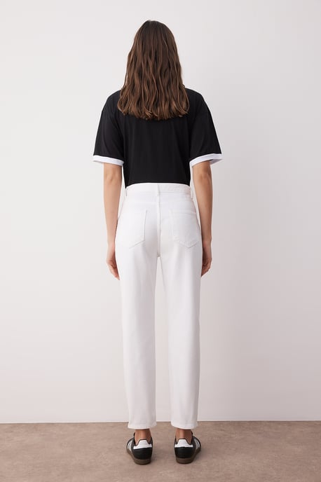 TRENDYOLMİLLA Dames Wit Effen Mom Hoge taille Jeans - Image 3
