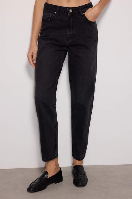 TRENDYOLMİLLA Women's Black Plain Mom High Waist Jeans - Image 2