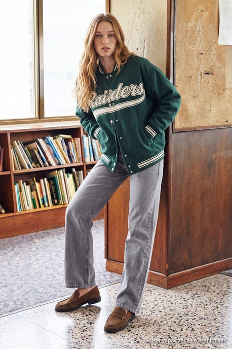 TRENDYOLMİLLA Dames Grijs Effen Wijde pijp Normale taille Jeans - Image 3