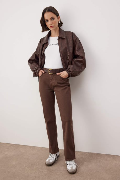 TRENDYOLMİLLA Women's Brown Plain Straight High Waist Jeans - Image 1