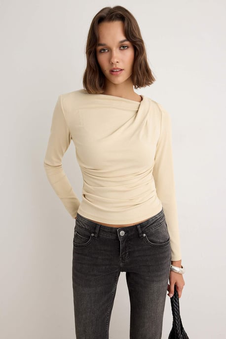 TRENDYOLMİLLA Dames Beige Effen Lang Getailleerd Blouses - Image 1