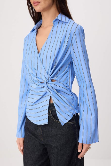 TRENDYOLMİLLA Dames Blauw Gestreept Lang Regular fit Blouses - Image 2