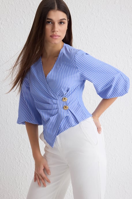 TRENDYOLMİLLA Dames Blauw Gestreept Driekwart mouw Getailleerd Blouses - Image 2