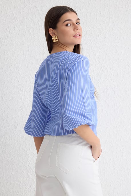 TRENDYOLMİLLA Dames Blauw Gestreept Driekwart mouw Getailleerd Blouses - Image 4