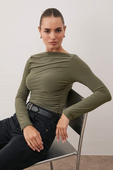 TRENDYOLMİLLA Women's Khaki Plain Long Fitted Blouses - Image 4