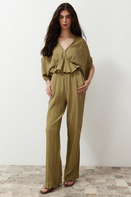 TRENDYOLMİLLA Dames Kaki Effen Lang Regular fit Blouses - Image 6
