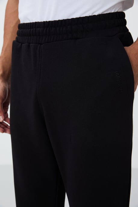 Tommy Life Herenhoodie en broek als set - Image 4
