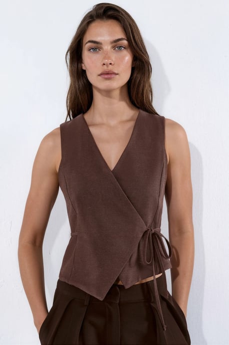 V-Neck Linen Blend Woven Vest - Image 2