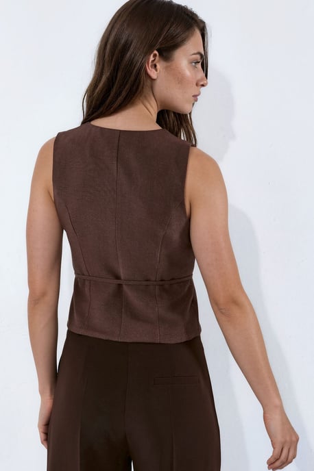 V-Neck Linen Blend Woven Vest - Image 4