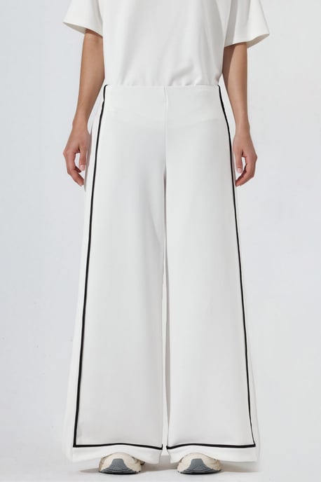 Wijde broek met contrasterende bies en modalgevoel - Image 1