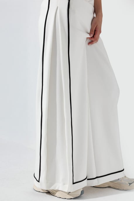 Wijde broek met contrasterende bies en modalgevoel - Image 3
