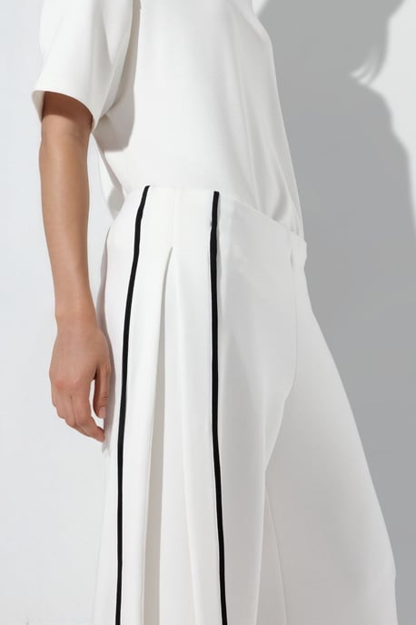 Wijde broek met contrasterende bies en modalgevoel - Image 6