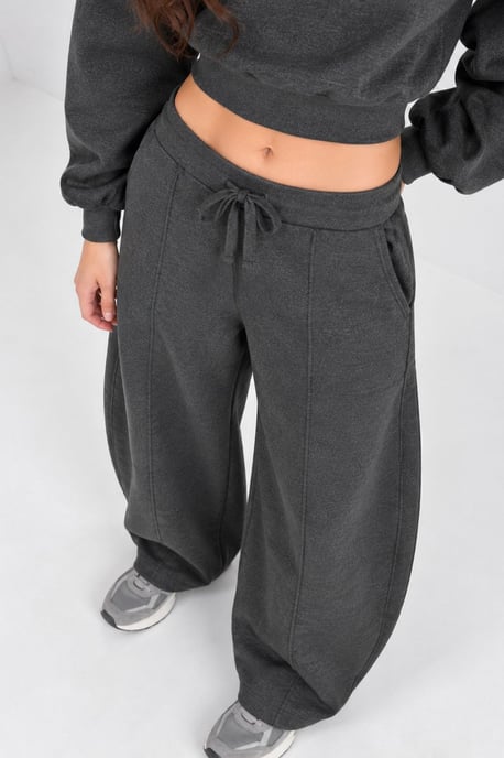 Barrel Fit Wide Leg Jogger Pants - Image 4