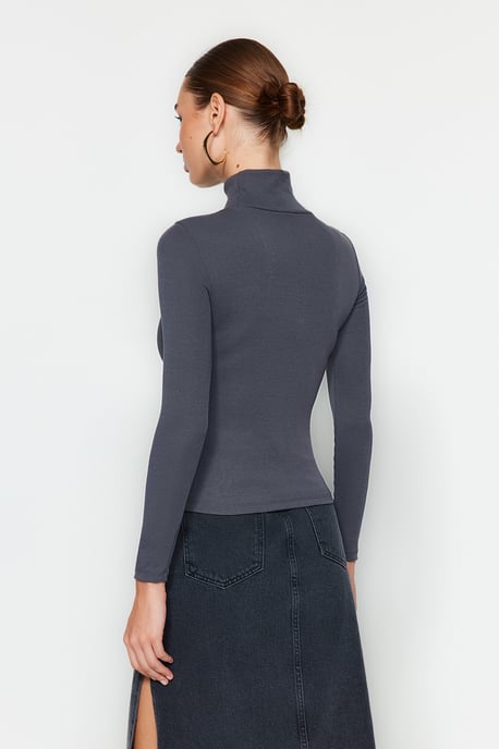 TRENDYOLMİLLA Dames Grijs Effen Lang Getailleerd Blouses - Image 5