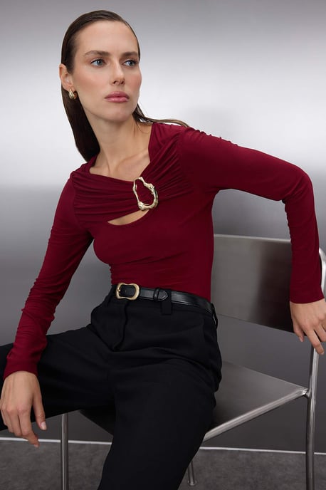 TRENDYOLMİLLA Dames Bordeaux Effen Lang Getailleerd Blouses - Image 6