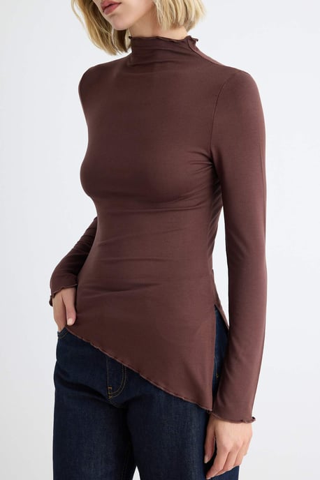 TRENDYOLMİLLA Dames Bruin Effen Lang Getailleerd Blouses - Image 2
