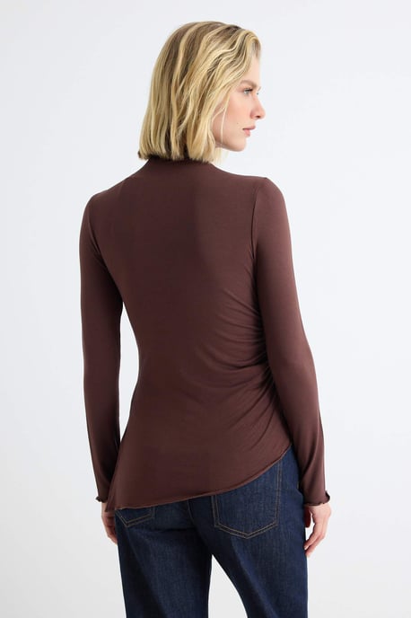 TRENDYOLMİLLA Dames Bruin Effen Lang Getailleerd Blouses - Image 3