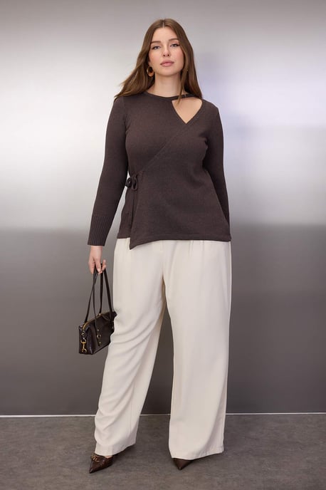 Trendyol Curve Dames Bruin Effen Lang Regular fit Grote maten Blouses - Image 1