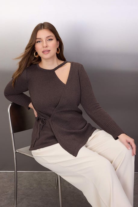 Trendyol Curve Dames Bruin Effen Lang Regular fit Grote maten Blouses - Image 4