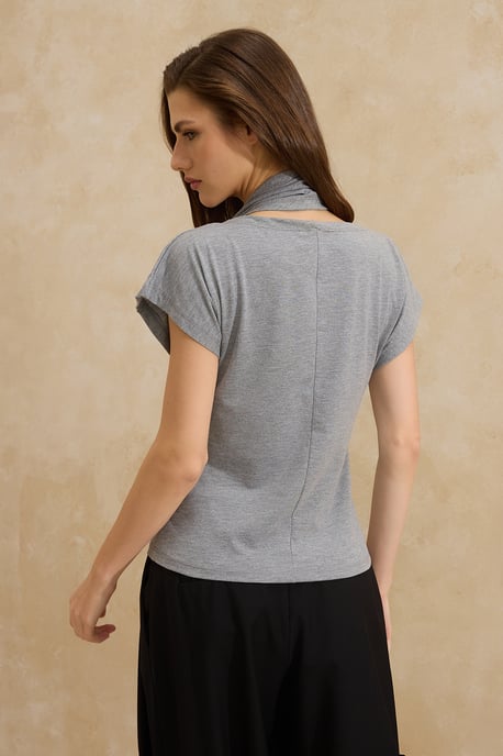TRENDYOLMİLLA Dames Grijs Effen Kort Getailleerd Blouses - Image 3