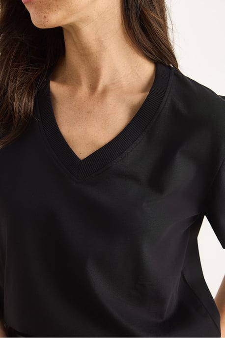 Comfort Fit V-Neck Combed Cotton T-Shirt - Image 5