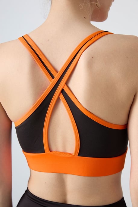 Fitted Sleeveless Crop Sports Top - Image 3