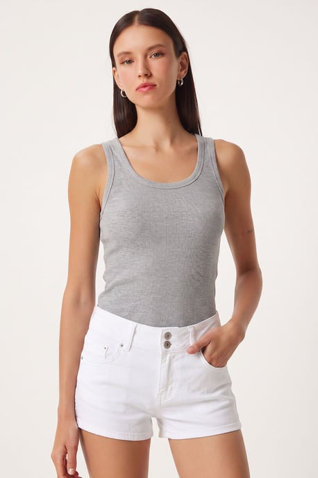 Fitted Cotton U Collar Tank Top - Image 1