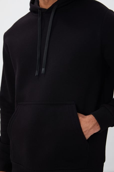 Men's Solid Hooded Sweatshirt With Pocket - Image 2