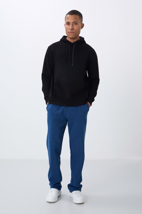 Men's Solid Hooded Sweatshirt With Pocket - Image 3