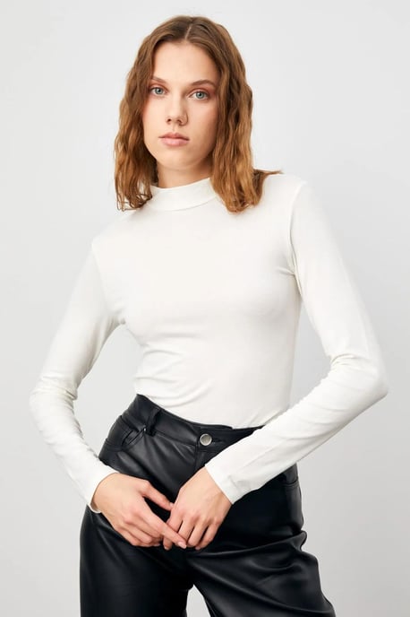 Women's 3-Pack Slim Fit Turtleneck Bodysuits - Image 4