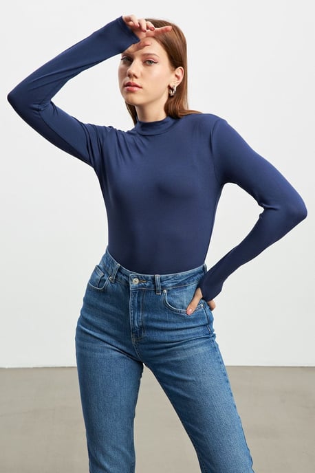 Damesbody met slim fit en halve col - Image 2
